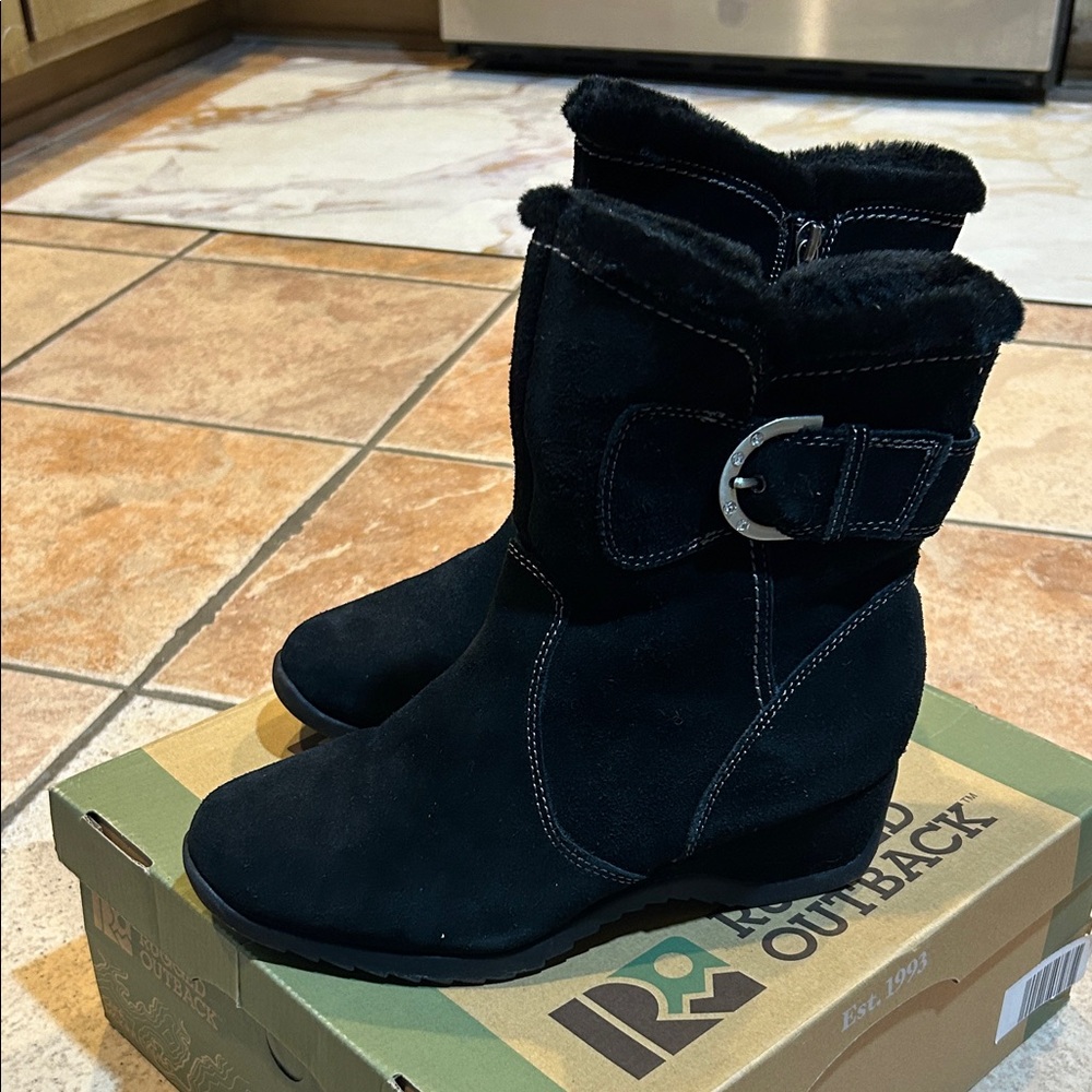 Brilliant Waterproof Jewel Leather Side
Zip Ankle Boots Womens Size 7 1/2W, New